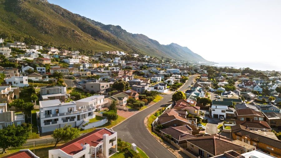 5 Bedroom Property for Sale in Mountainside Western Cape